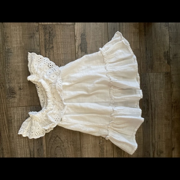 Baby Girl White Eyelet Dress ⭐️ - Picture 3 of 6
